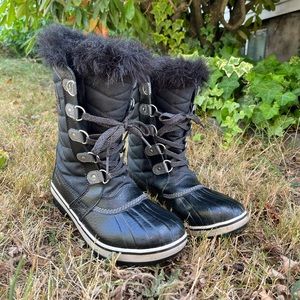 Sorel Cold Weather Lace Up Boots - Tofino II Black size 8; Excellent condition!